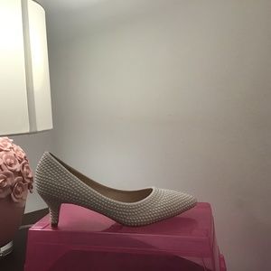 Pearl wedding shoes